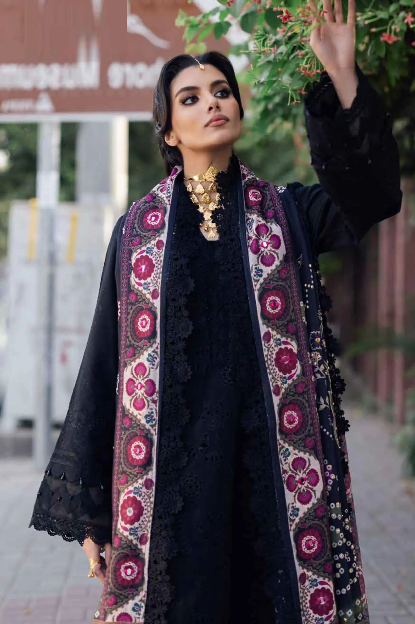 Bazar By Nureh Unstitched 3 Piece Khaddar With Shawl Collection'2024-NE-117