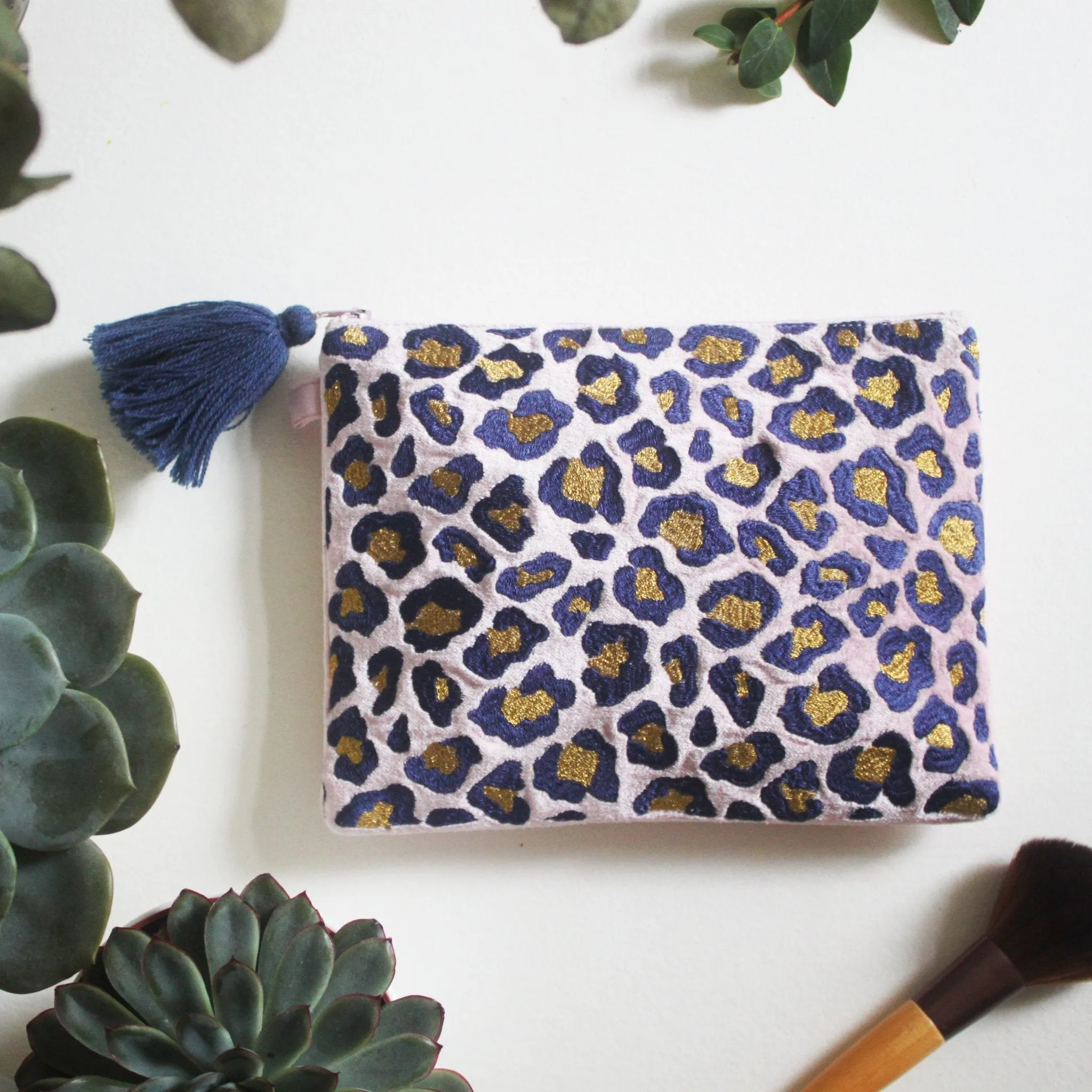 Savannah Pouch Leo