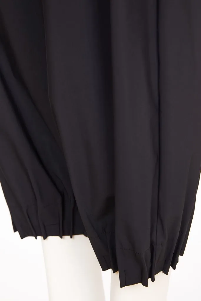 Trouser with Pin Tuck Hem in Black